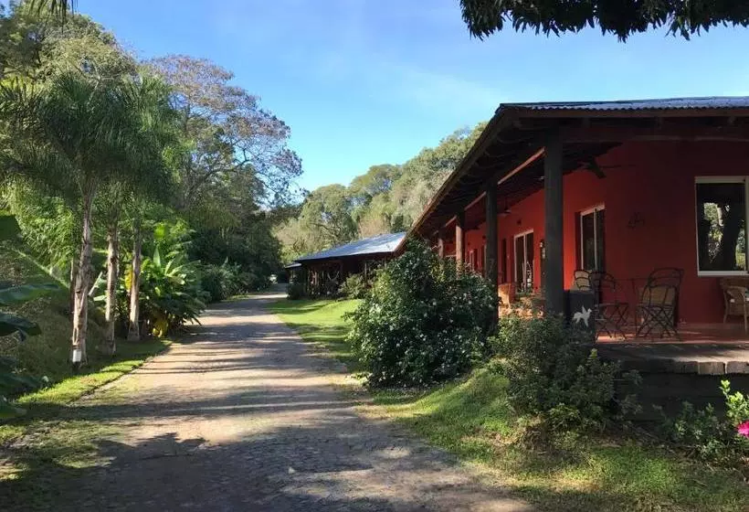 Río Arriba Suites & Apartments & Restó