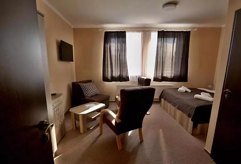 Retkeilymaja Pension Viola