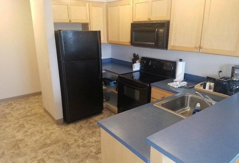 فندق صغير Sea Breeze Court