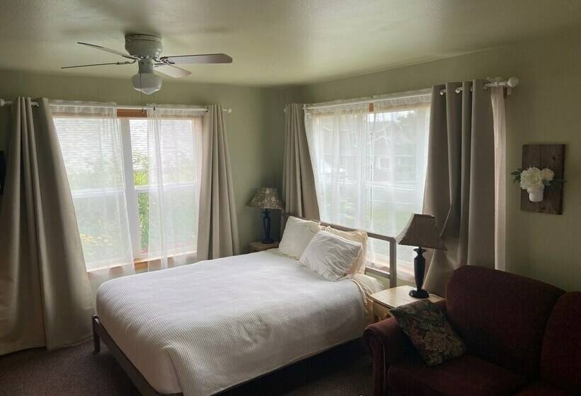 فندق صغير Sea Breeze Court