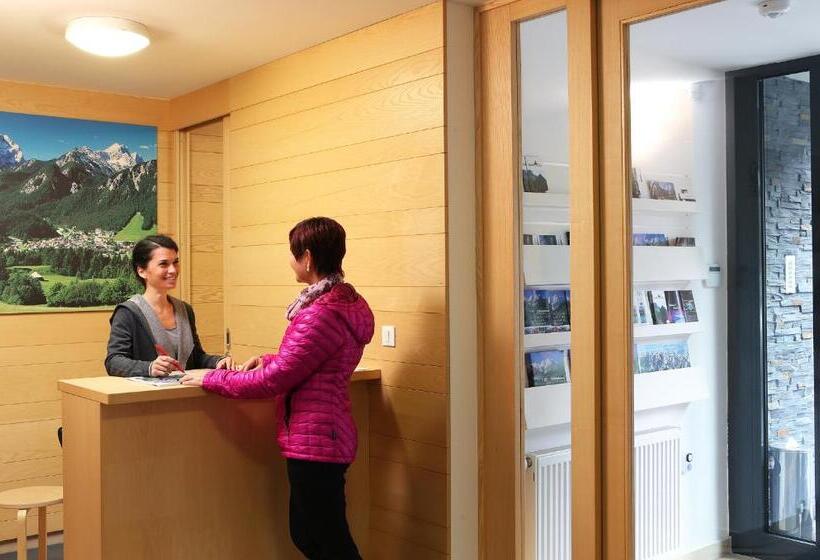 Пансион Apartments And Rooms Bernik