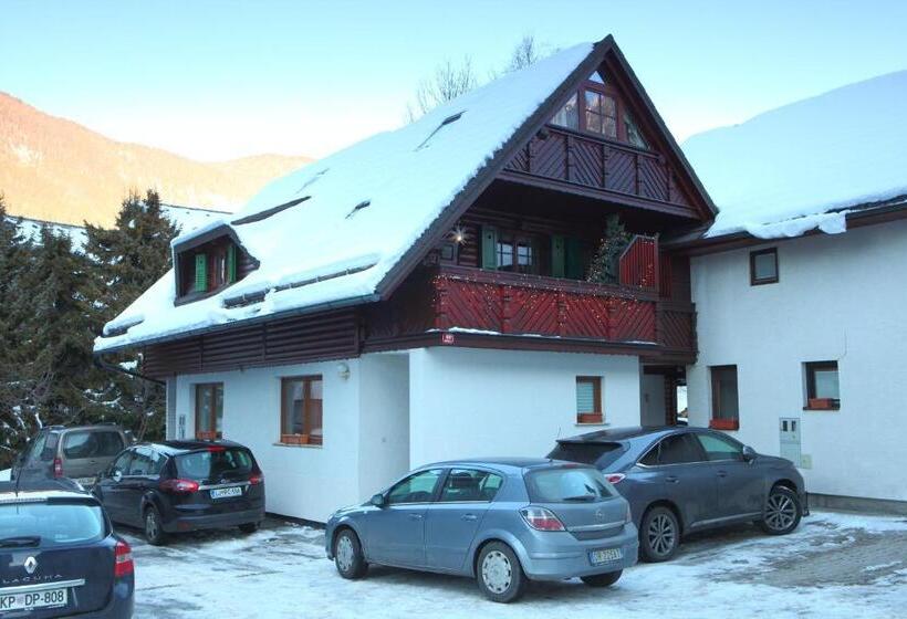 Пансион Apartments And Rooms Bernik