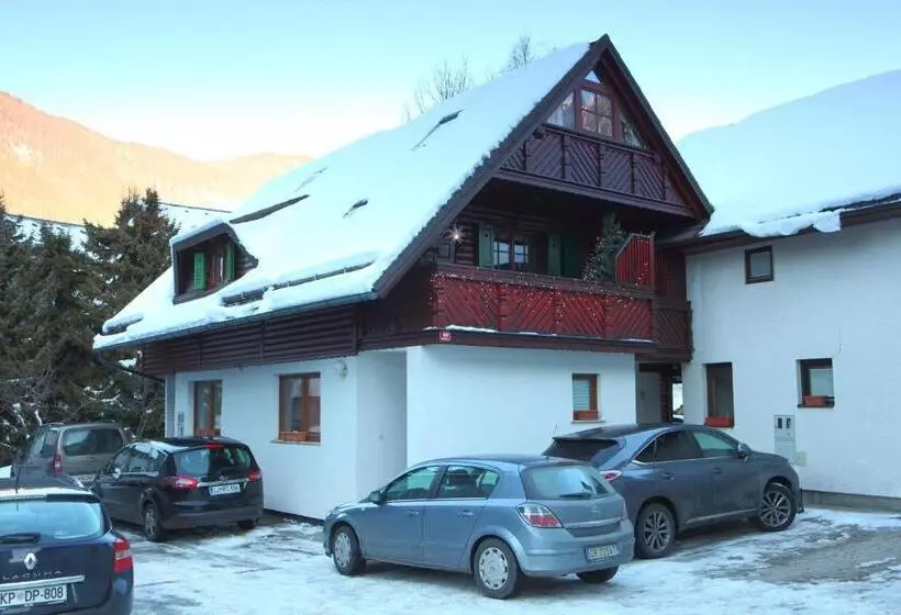 ペンション Apartments And Rooms Bernik