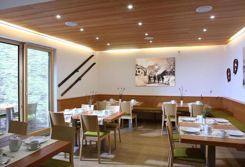 Пансион Apartments And Rooms Bernik