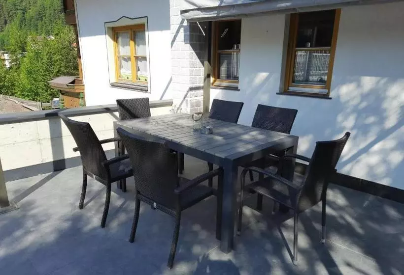 ペンション Forsthaus Falkner