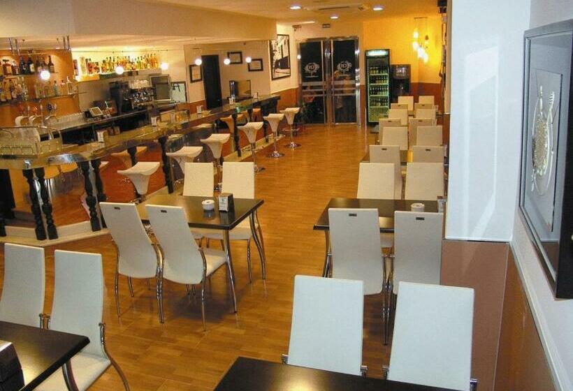 بنسيون Hostal San Andres