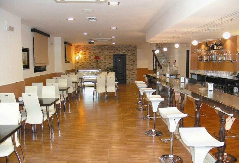 بنسيون Hostal San Andres