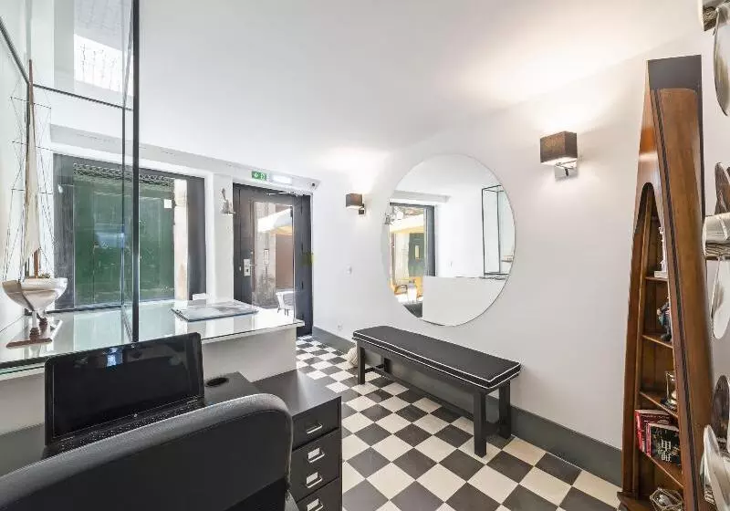 پانسیون Oporto Street Fonte Taurina Riverfront Suites