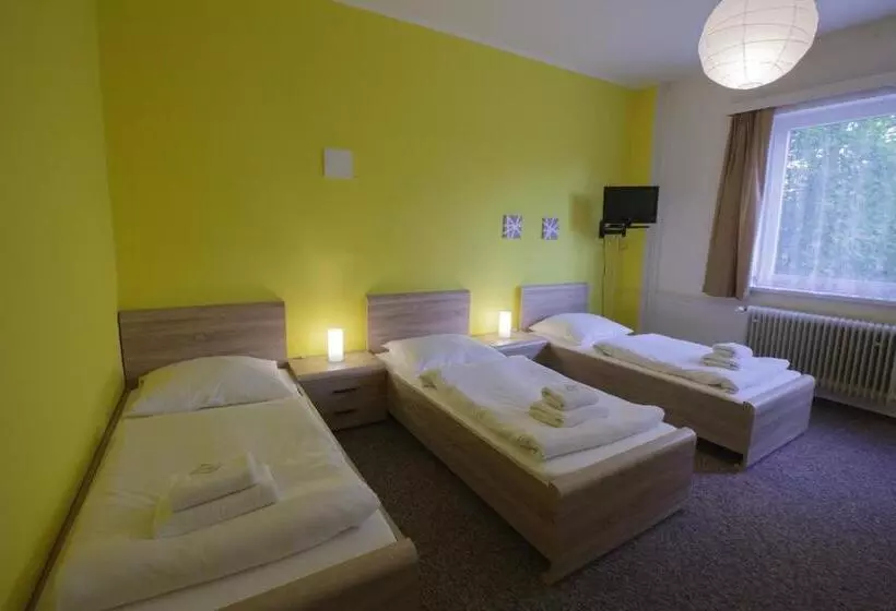 Majatalo Penzion Starr