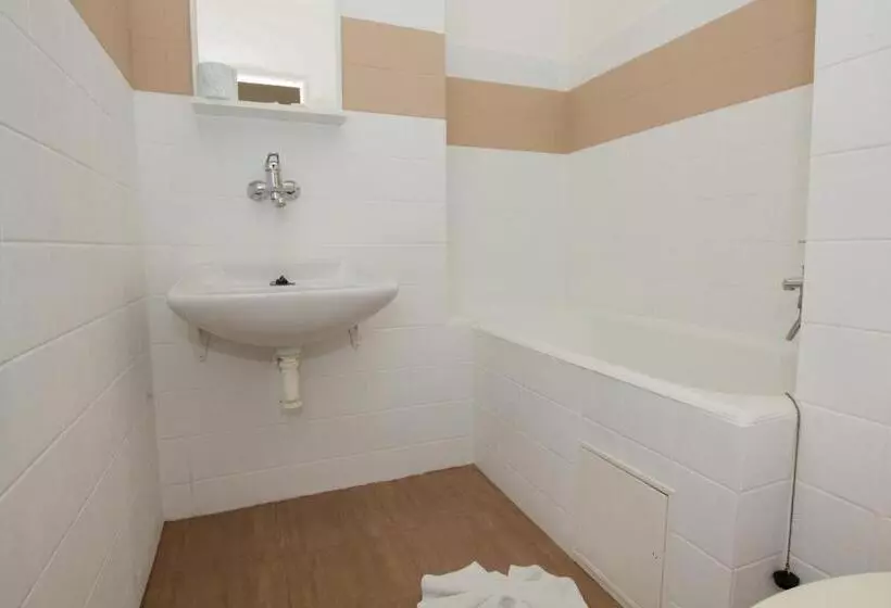 Majatalo Penzion Starr