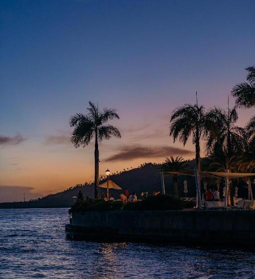 The Bannister Hotel & Yacht Club By Mint