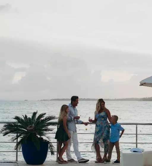 The Bannister Hotel & Yacht Club By Mint