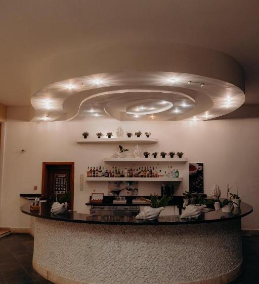 The Bannister Hotel & Yacht Club By Mint