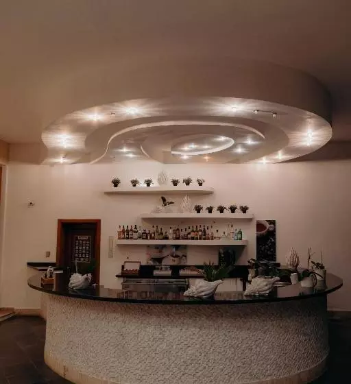 The Bannister Hotel & Yacht Club By Mint