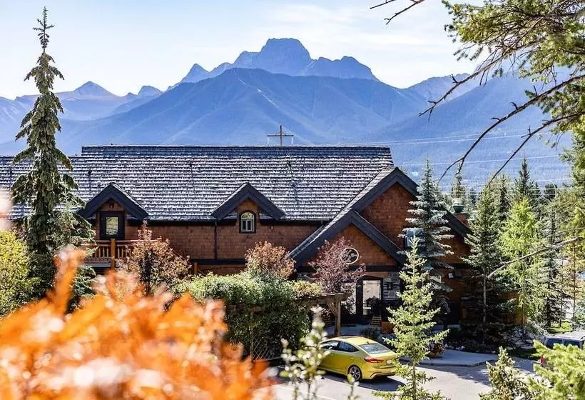 هاستل A Bear And Bison Country Inn