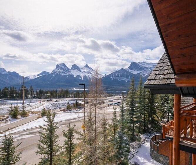 فندق صغير A Bear And Bison Country Inn