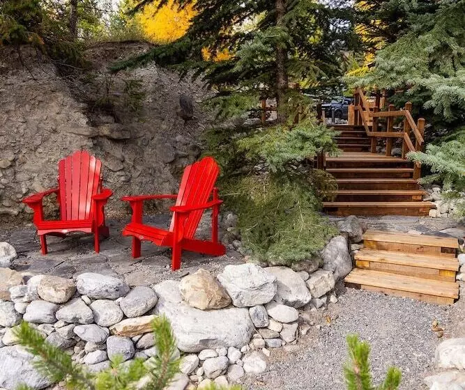 هاستل A Bear And Bison Country Inn