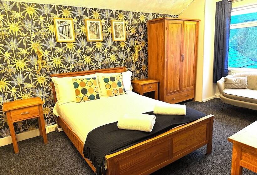 호스텔 The Golden Fleece Inn