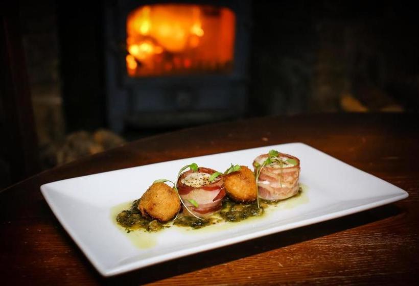 فندق صغير The Plough Inn & Restaurant