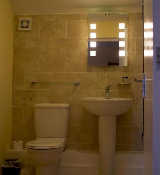 فندق صغير The Plough Inn & Restaurant