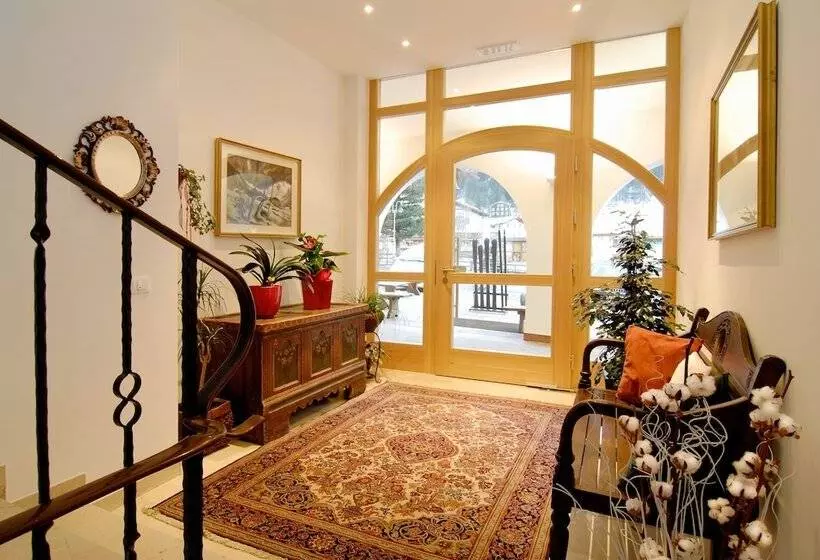 Cësa Panaval Apartments