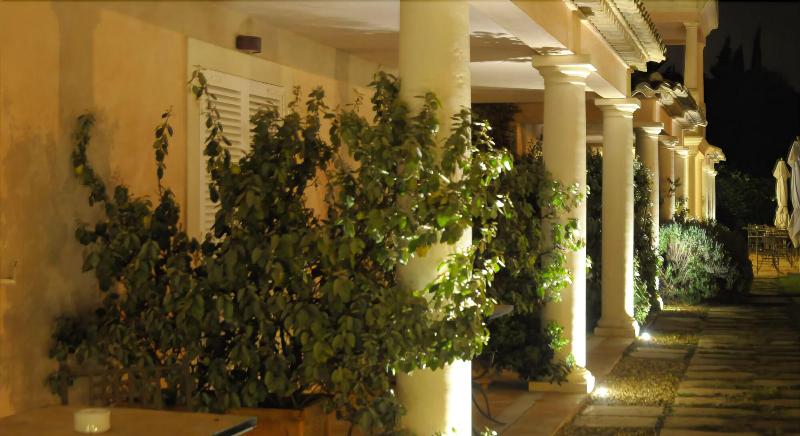 هتل Hôtel Villa Les Rosiers