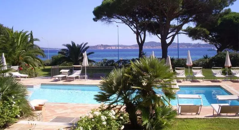 Hotelli Hôtel Villa Les Rosiers