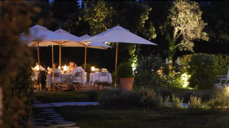 Hotelli Hôtel Villa Les Rosiers