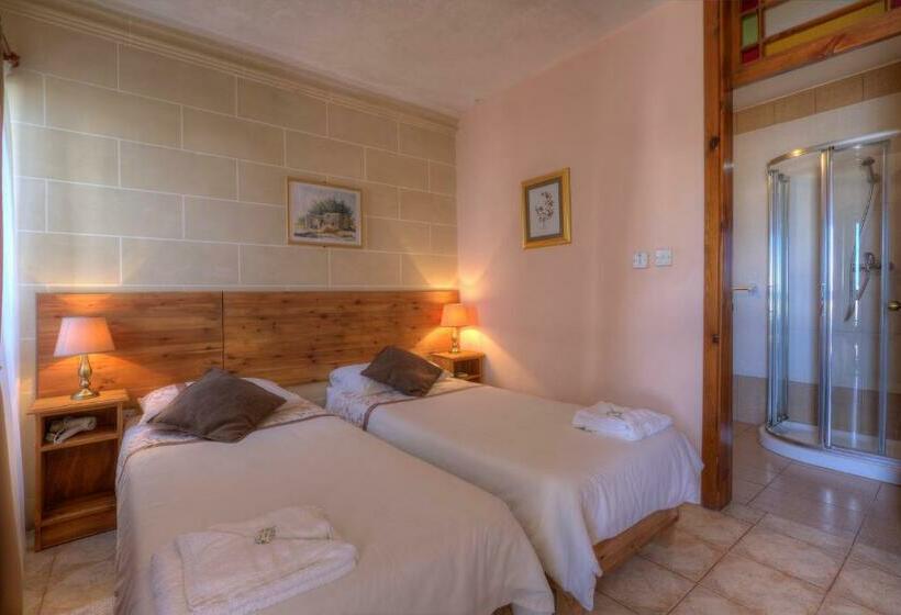 پانسیون Green Grove Guest House