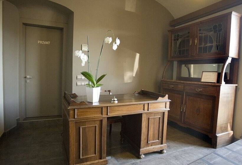 Pensão Hostal Barris