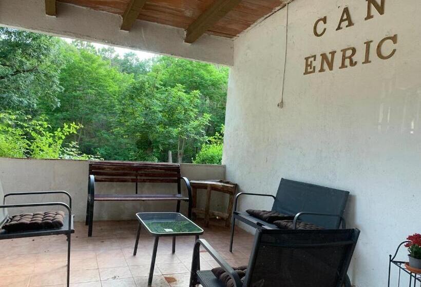 פנסיון Hostal Rural Can Enric
