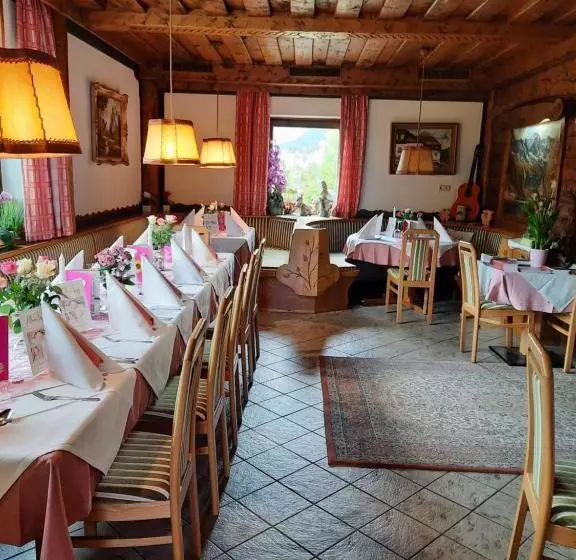 Majatalo Landgasthof Hubertusstubn