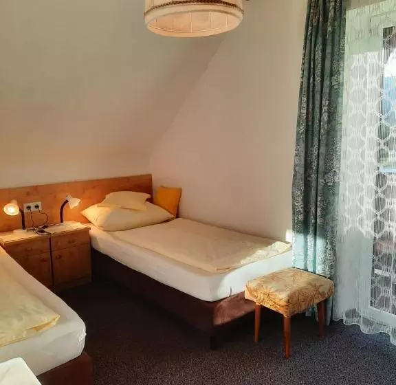 Majatalo Landgasthof Hubertusstubn