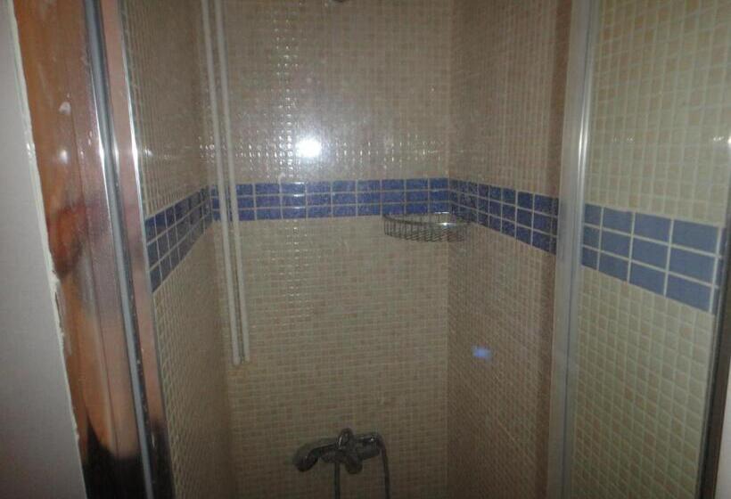 פנסיון Pensió Restaurant Llança