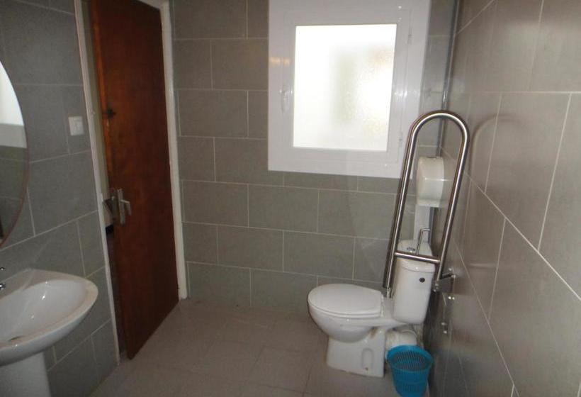 פנסיון Pensió Restaurant Llança