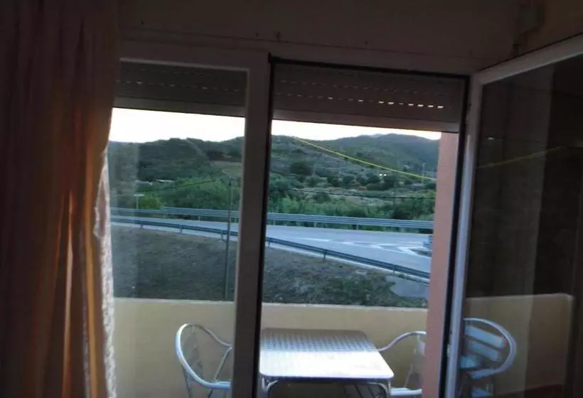 ペンション Pensió Restaurant Llança