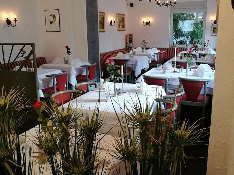 膳宿费 Apartments Restaurant Cala Luna