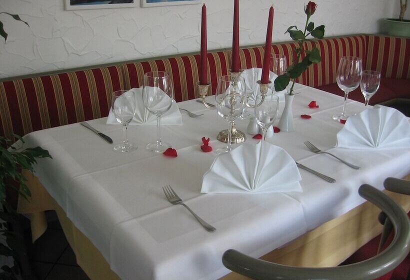 膳宿费 Apartments Restaurant Cala Luna