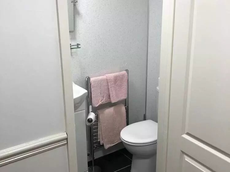 پانسیون The New Inn Guest House