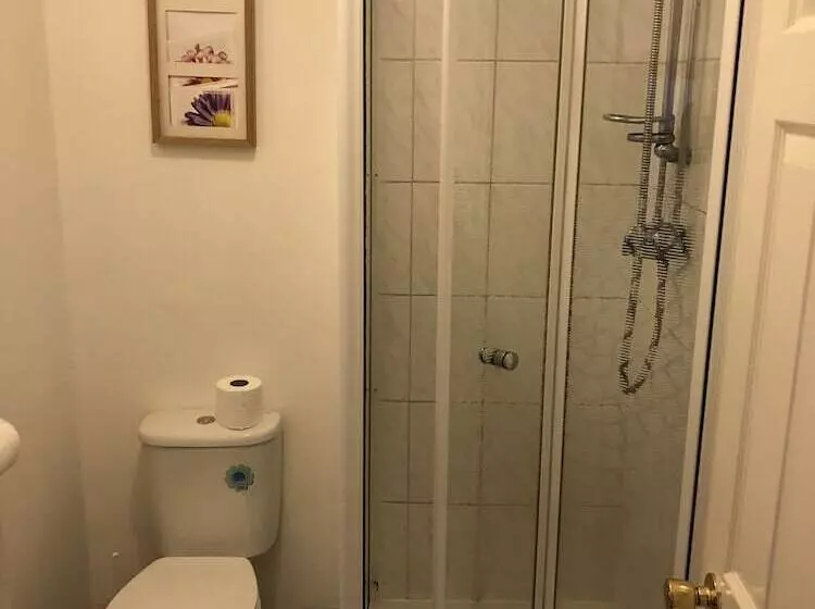 پانسیون The New Inn Guest House