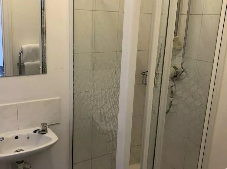 پانسیون The New Inn Guest House