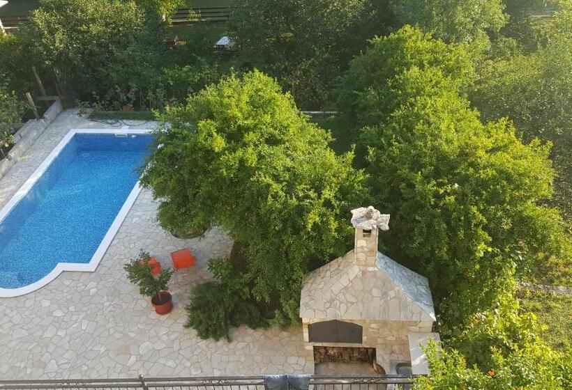 پانسیون Villa Velagic