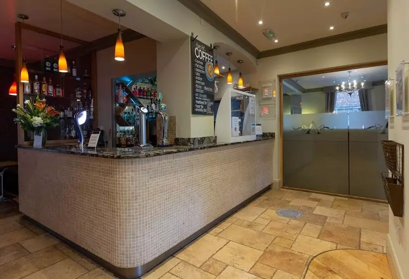 Retkeilymaja Advocate Arms