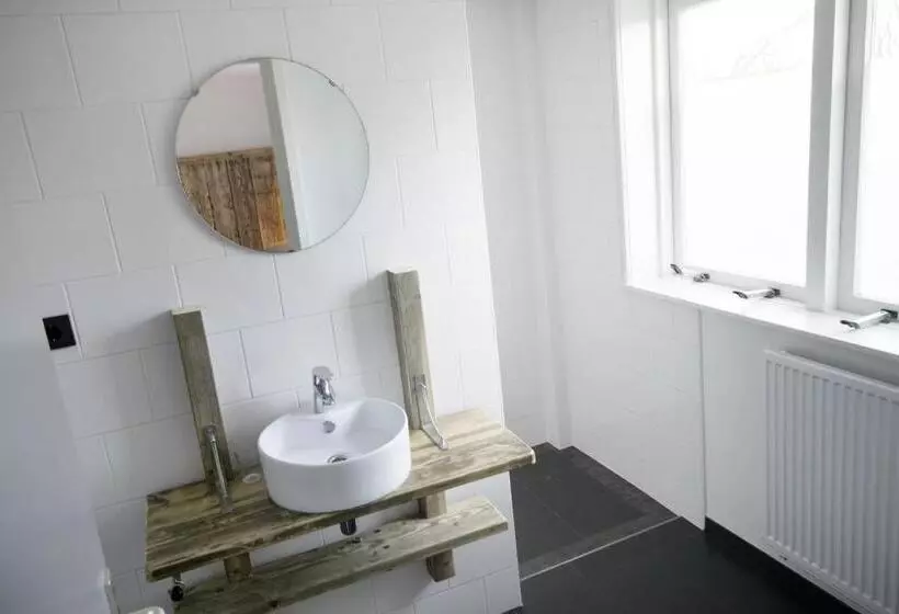 Retkeilymaja B&b De Wadvaarder