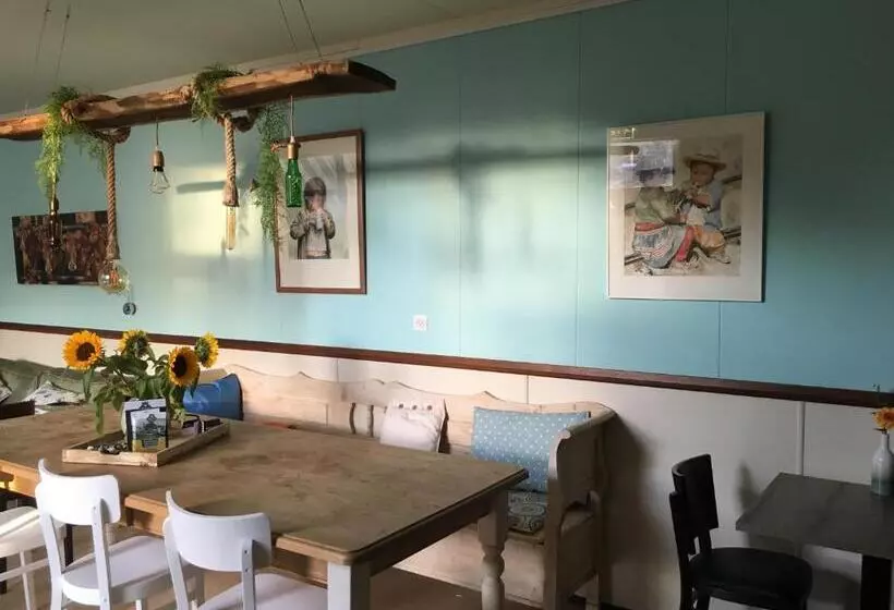 Retkeilymaja B&b De Wadvaarder