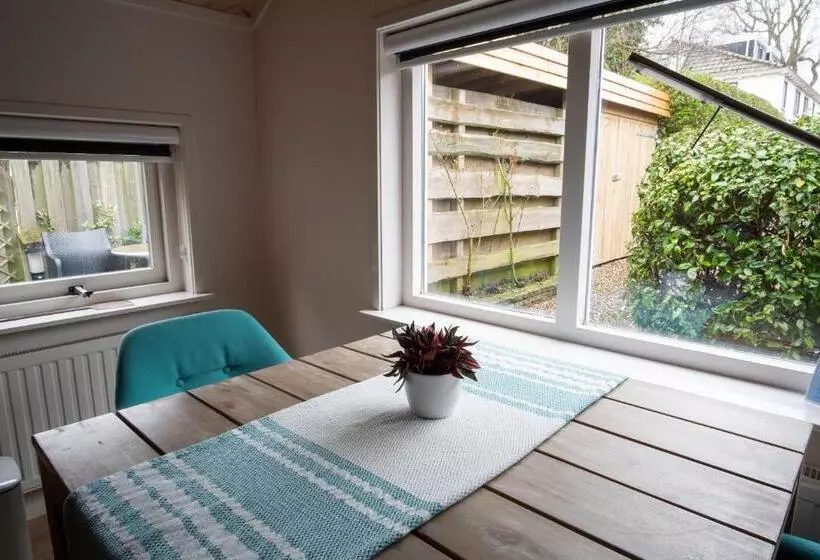 Retkeilymaja B&b De Wadvaarder