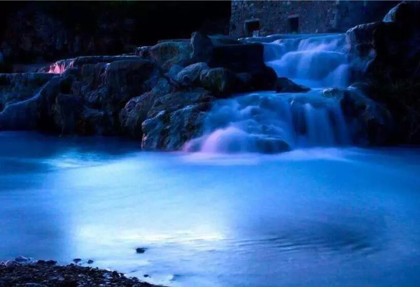 ホテル Agriturismo Le Cascatelle