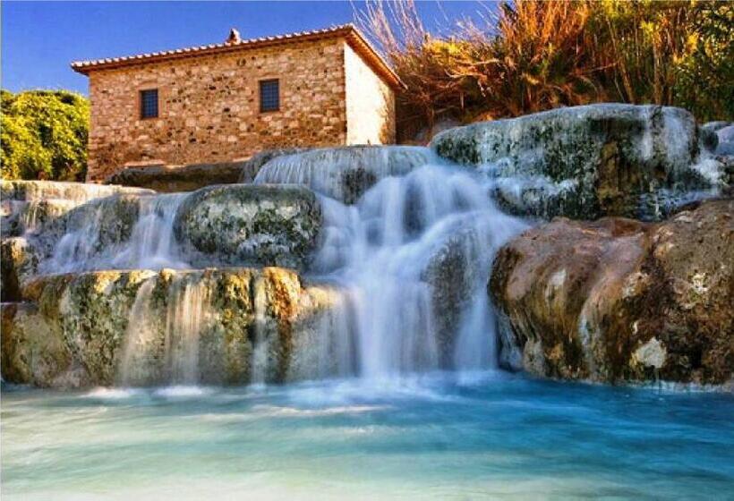 בית מלון כפרי Agriturismo Le Cascatelle