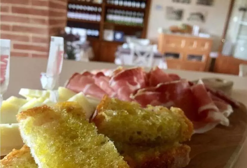 ホテル Agriturismo Le Cascatelle