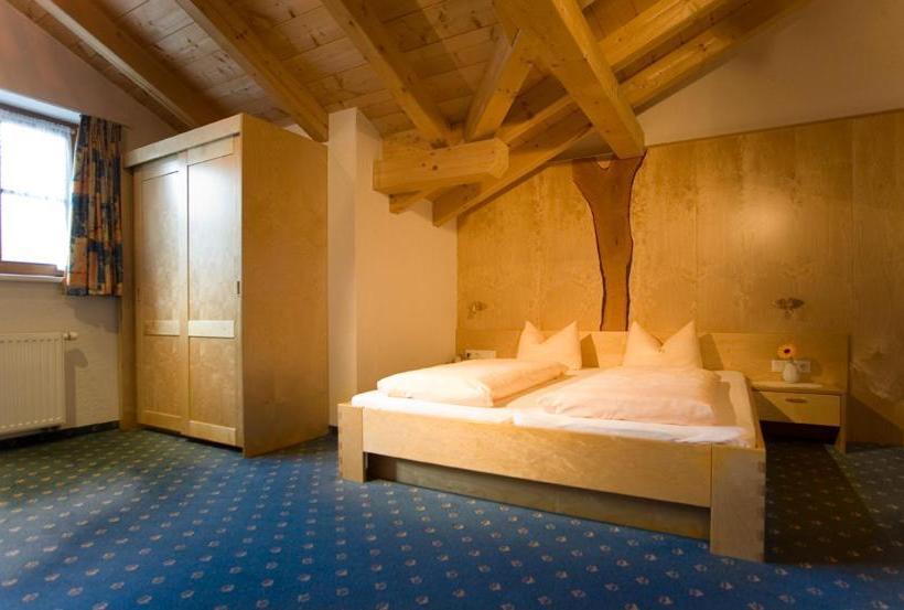 펜션 Gasthaus Muntafuner Stöbli